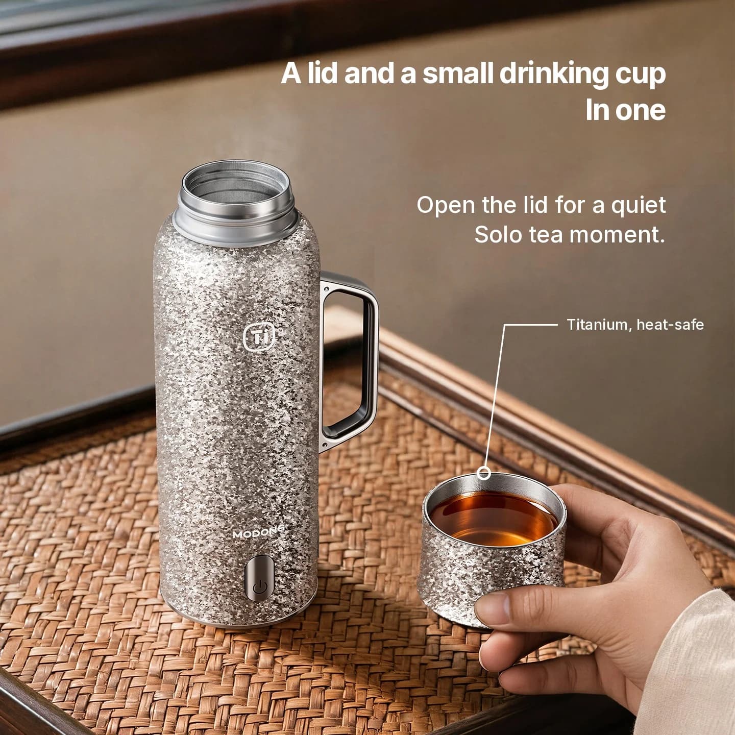 Tasse de voyage isotherme en titane pur avec couvercle magnétique