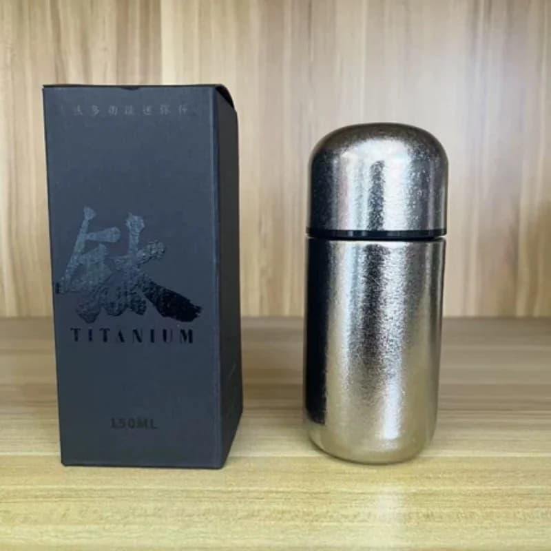 Flasque de poche en titane pur 150ml