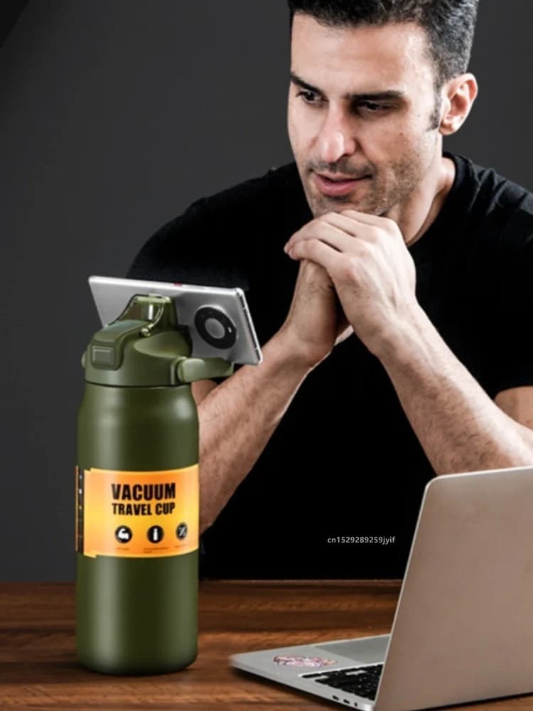 Grande gourde isotherme de sport avec paille 0.8-1.5L